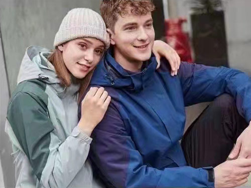 衣柜里全是商務(wù)男士襯衣？?jī)煞N衣服教你告別白襯衫。